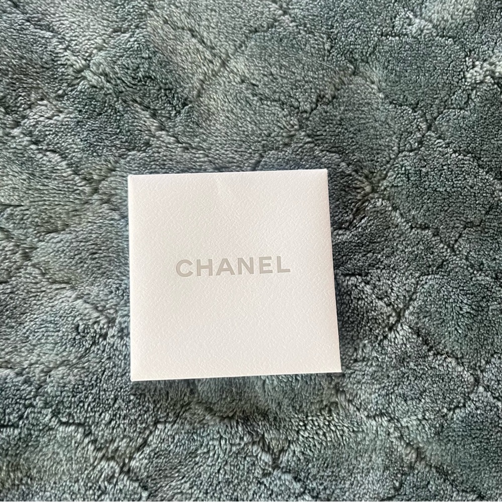 Chanel White‎ small square envelope